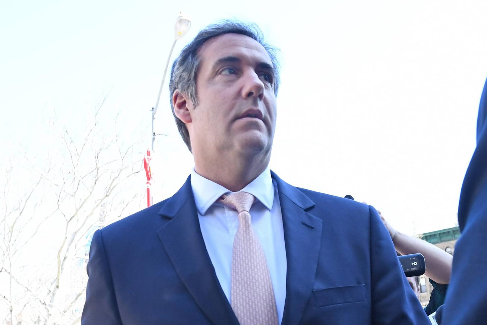 Michael Cohen: Der Ex-Anwalt von Donald Trump hat Schuldeingeständnis gemacht und könnte auch eine Zusammenarbeit mit den Behörden eingehen. Dafür würde ihn eine mildere Strafe erwarten.