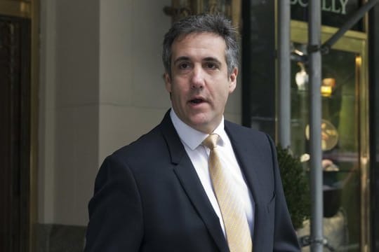 Michael Cohen, ehemaliger persönlicher Anwalt des US-Präsidenten, verlässt sein Wohnhaus in New York.