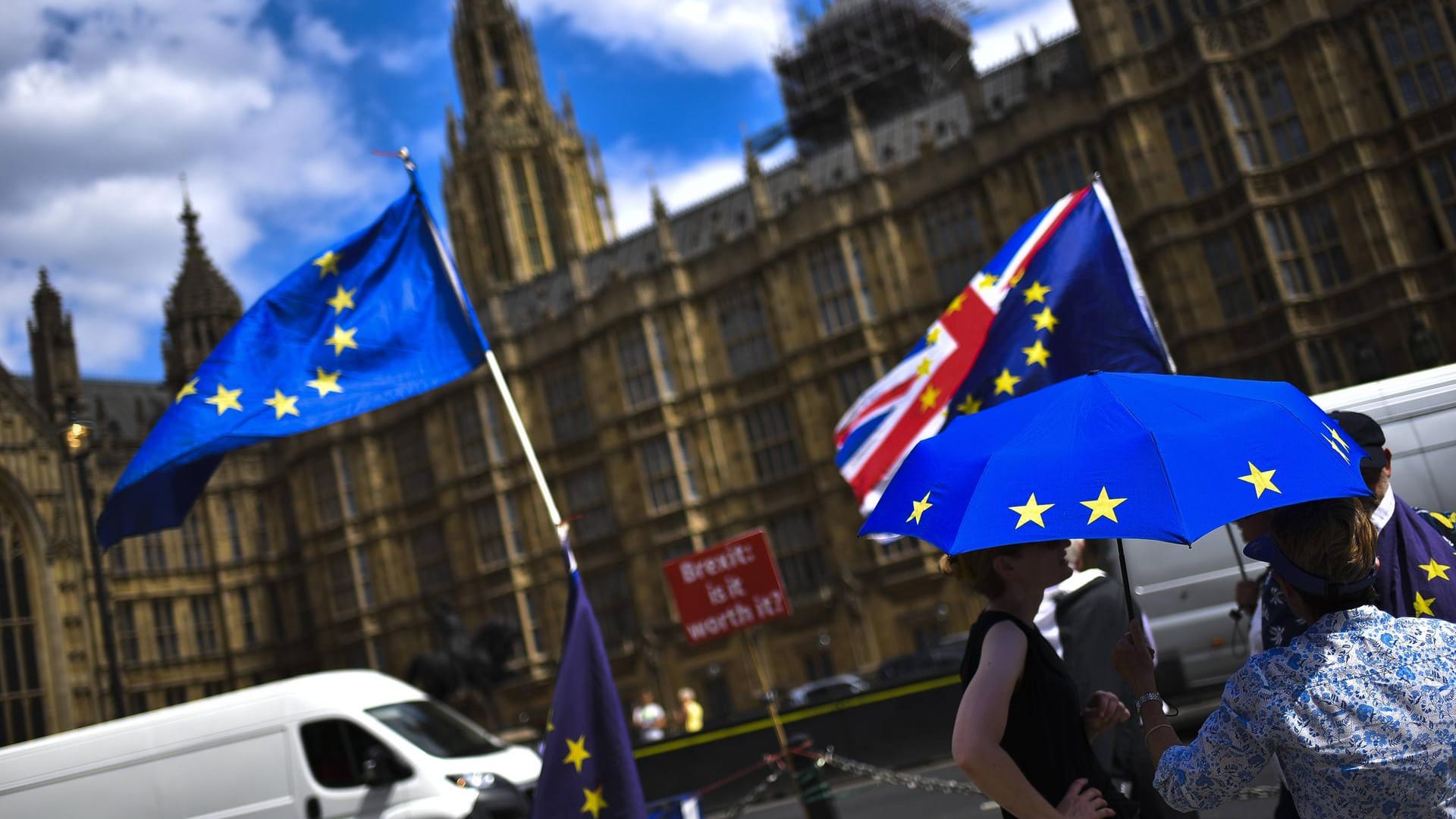 Eine Anti-Brexit Demo in London. Damit der Austritt Großbritanniens aus der EU funktioniert, soll ab jetzt intensiver verhandelt werden. Offene Fragen gibt es schließlich noch genug.