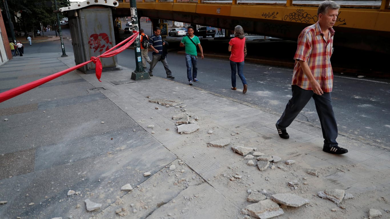 Caracas: Ein Erdbeben hat weite Teile im Nordosten Venezuelas erschüttert.