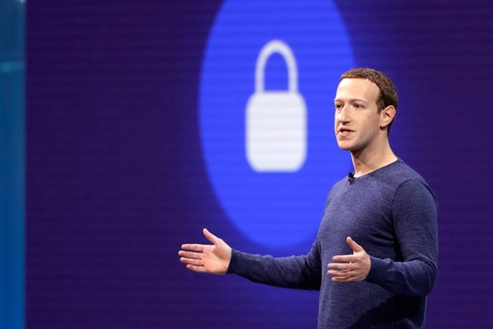 Es soll sich um koordinierte Aktionen mit verknüpften Accounts gehandelt haben, sagte Facebook-Chef Mark Zuckerberg.