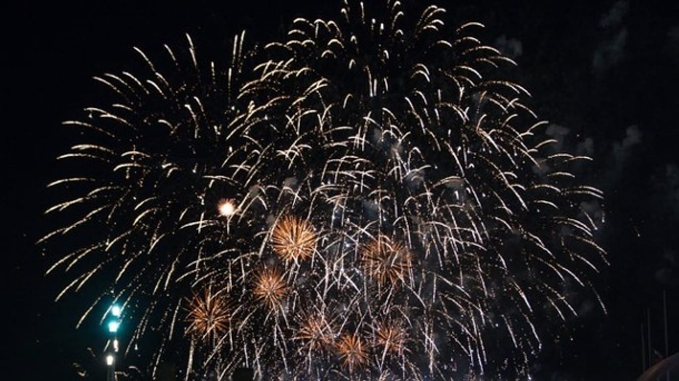 Feuerwerk am Olympiastadion bei der Pyronale 2015: Dieses Jahr muss der Feuerwerkswettbewerb verschoben werden.