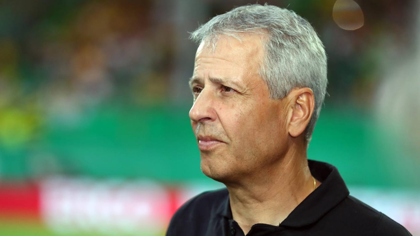 Trainer Lucien Favre: Der Schweizer soll bei Borussia Dortmund den Umbruch vollziehen.
