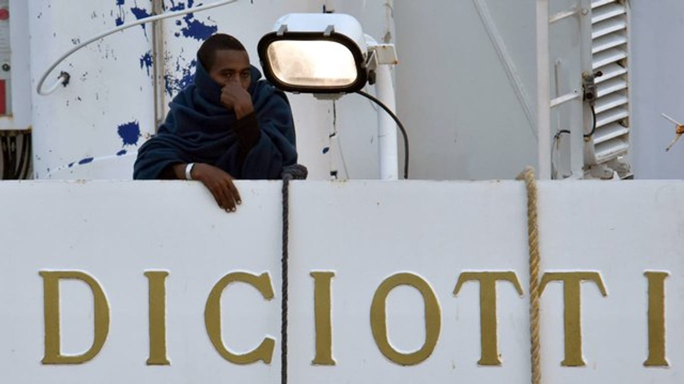 Die "Diciotti" hatte die Migranten von einem Boot in der Such- und Rettungszone Maltas aufgenommen.