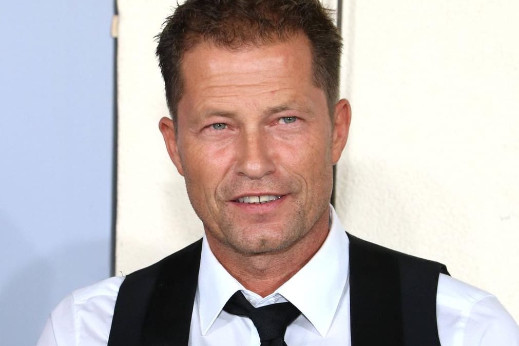 So kennt man ihn: Til Schweiger bei einer Pressekonferenz im Juni 2018.