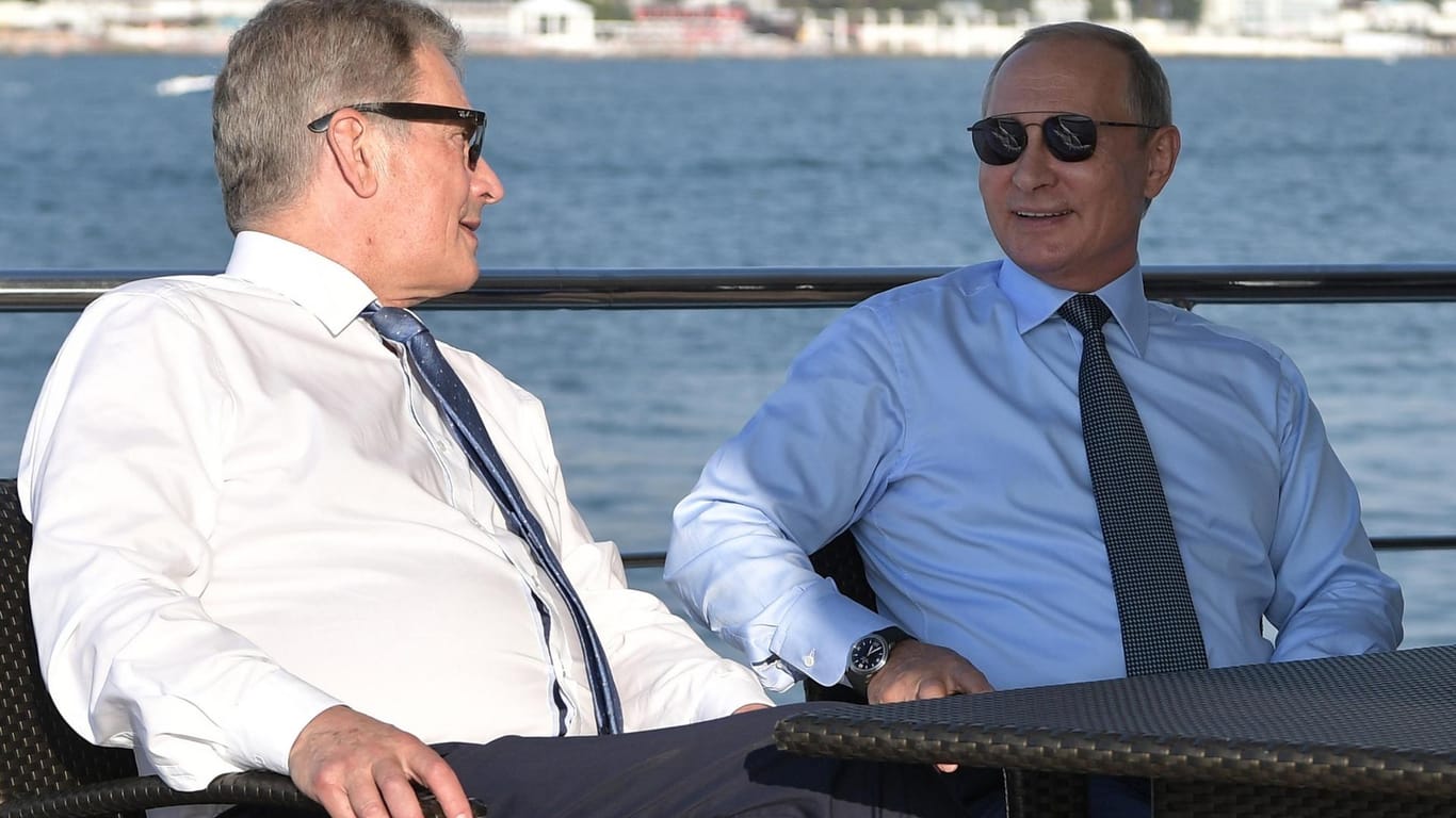 Niinisto und Putin: Russlands Präsident kritisiert, dass die Nato mit ihren Militäreinrichtungen immer näher an die russische Grenze heranrückt.
