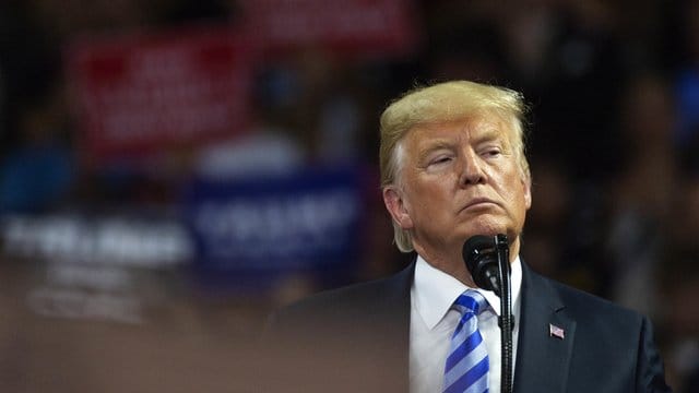US-Präsident Donald Trump spricht bei einer Kundgebung. US-Präsident Donald Trump spricht bei einer Kundgebung.