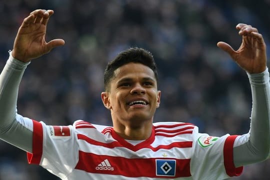 Douglas Santos spielt weiter für den HSV.