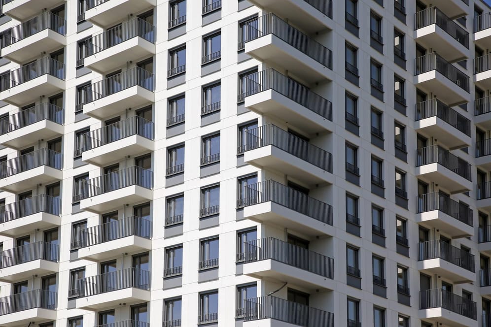Ein Neubau in Berlin: Geht es nach den Experten der Bundesregierung verhindert die Mietpreisbremse den Bau von Wohnungen.