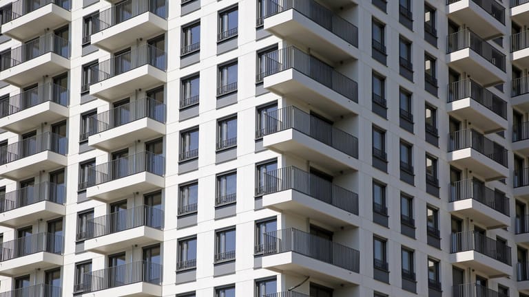 Ein Neubau in Berlin: Geht es nach den Experten der Bundesregierung verhindert die Mietpreisbremse den Bau von Wohnungen.