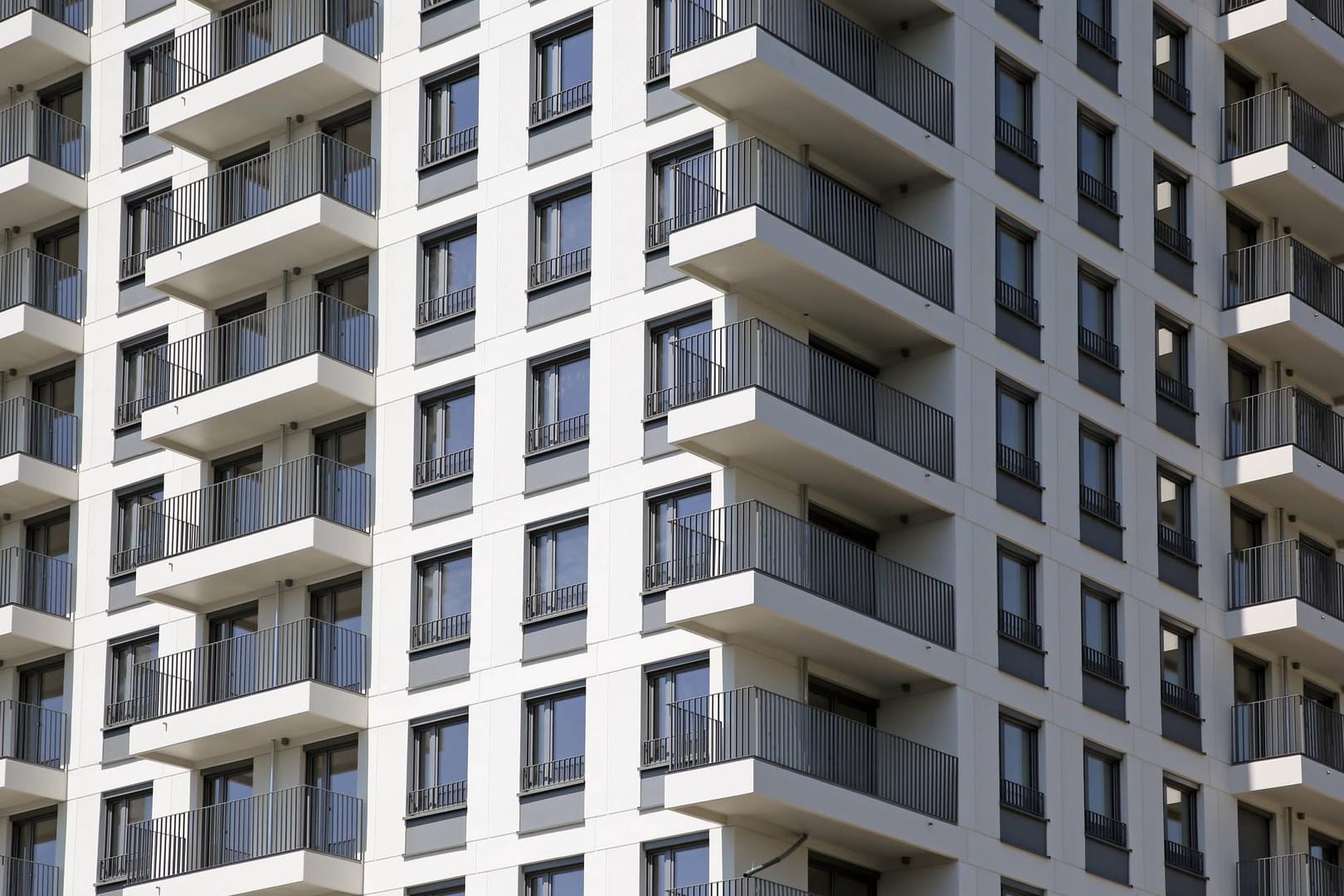 Ein Neubau in Berlin: Geht es nach den Experten der Bundesregierung verhindert die Mietpreisbremse den Bau von Wohnungen.