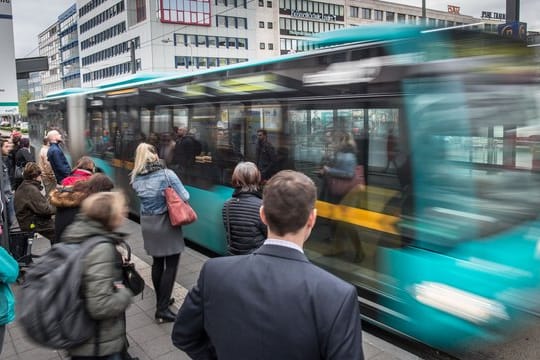 Busfahrer haben eine vertragliche Schutzpflicht gegenüber den Fahrgästen.