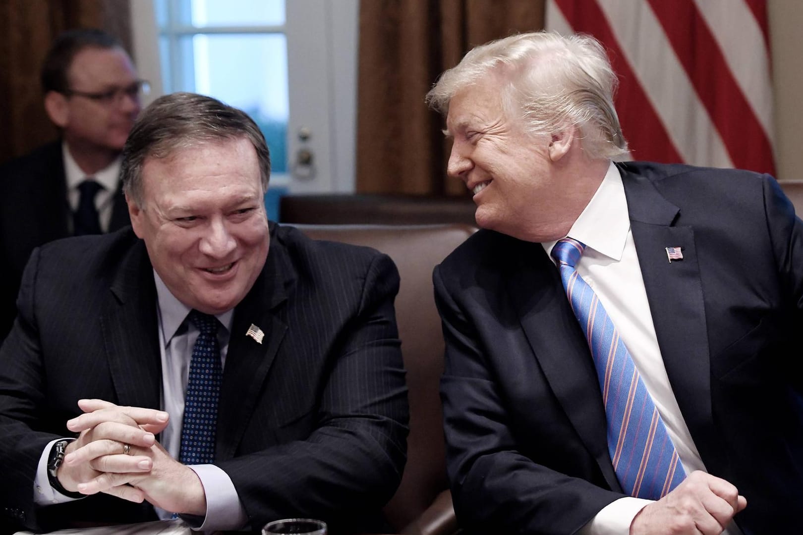 Mike Pompeo und Donald Trump: Der Präsident will seinen Außenminister nun doch nicht nach Nordkorea reisen lassen.