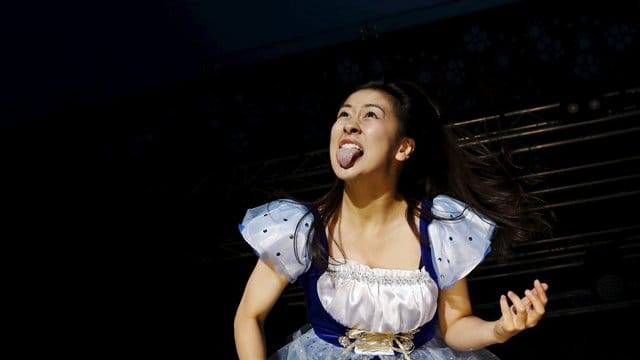 Nanami "Seven Seas" Nagura: Eine Japanerin im Dirndl ist die neue Weltmeisterin. Nanami "Seven Seas" Nagura: Eine Japanerin im Dirndl ist die neue Weltmeisterin.