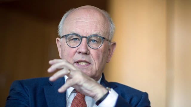Unionsfraktionschef Kauder: "Die Union muss auch die Bereitschaft haben, Wählern zuzuhören, die bei den jüngsten Wahlen AfD gewählt haben. Unionsfraktionschef Kauder: "Die Union muss auch die Bereitschaft haben, Wählern zuzuhören, die bei den jüngsten Wahlen AfD gewählt haben.