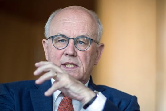 Unionsfraktionschef Kauder: "Die Union muss auch die Bereitschaft haben, Wählern zuzuhören, die bei den jüngsten Wahlen AfD gewählt haben.