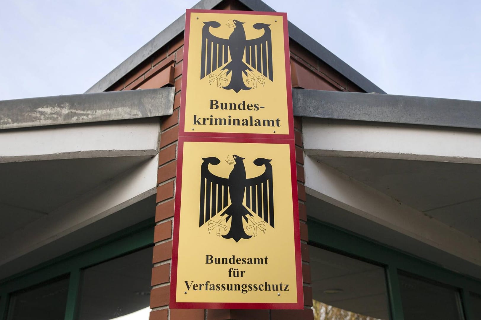 Das Bundeskriminalamt und Bundesamt für Verfassungsschutz in Berlin: Das BKA hat Zahlen zur Untersuchung "Kriminalität im Kontext von Zuwanderung" bekanntgegeben.