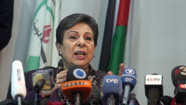 PLO-Führungsmitglied Hanan Aschrawi spricht in Ramallah. PLO-Führungsmitglied Hanan Aschrawi spricht in Ramallah.