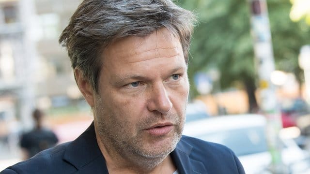 Will seine Partei stärker mit dem Thema innere Sicherheit in Verbindung bringen: Grünen-Chef Robert Habeck. Will seine Partei stärker mit dem Thema innere Sicherheit in Verbindung bringen: Grünen-Chef Robert Habeck.