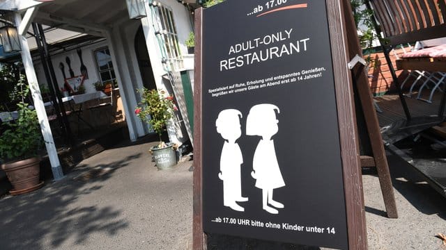 Das Restaurant "Oma's Küche" auf Rügen lässt auch künftig ab 17. Das Restaurant "Oma's Küche" auf Rügen lässt auch künftig ab 17.
