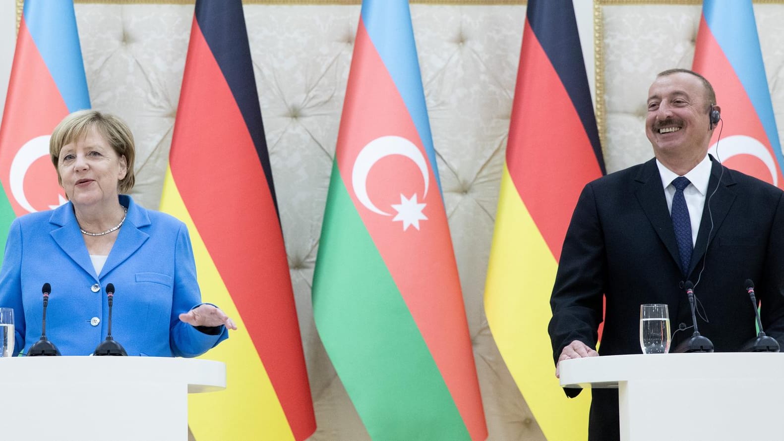 Bundeskanzlerin besucht Aserbaidschan: Angela Merkel und Ilham Aliyev, Präsident der Republik Aserbaidschan, geben im Präsidentenpalast eine Pressekonferenz. Bundeskanzlerin besucht Aserbaidschan: Angela Merkel und Ilham Aliyev, Präsident der Republik Aserbaidschan, geben im Präsidentenpalast eine Pressekonferenz.