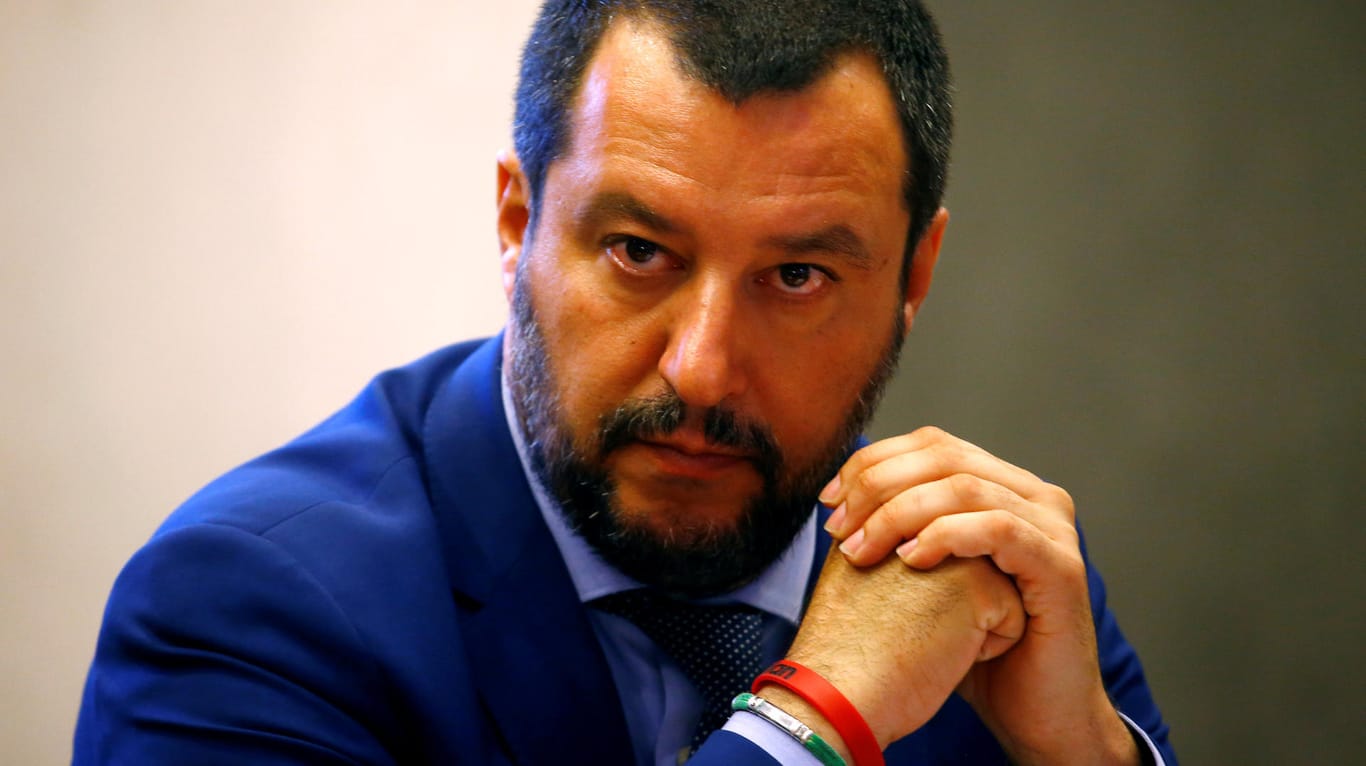 Innenminister Matteo Salvini: Ermittlungen wegen Machtmissbrauchs, Freiheitsberaubung und illegaler Festnahme.