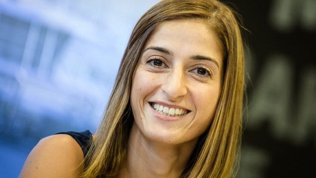 Mesale Tolu nach ihrer Ankunft in Stuttgart. Mesale Tolu nach ihrer Ankunft in Stuttgart.