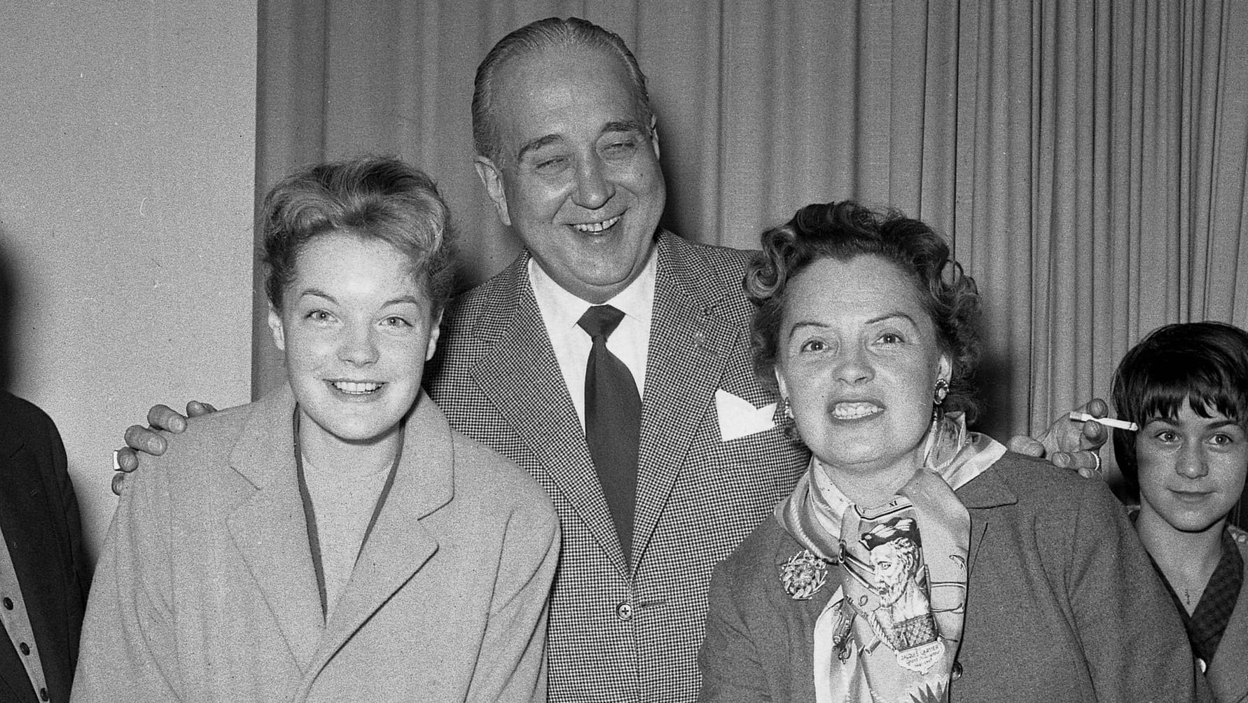 Romy Schneider mit Mutter Magda und Stiefvater Hans-Herbert Blatzheim.