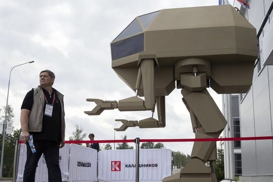 Autonome Waffen lernen mit Hilfe künstlicher Intelligenz selbst, welche Ziele sie ansteuern, zerstören oder töten.