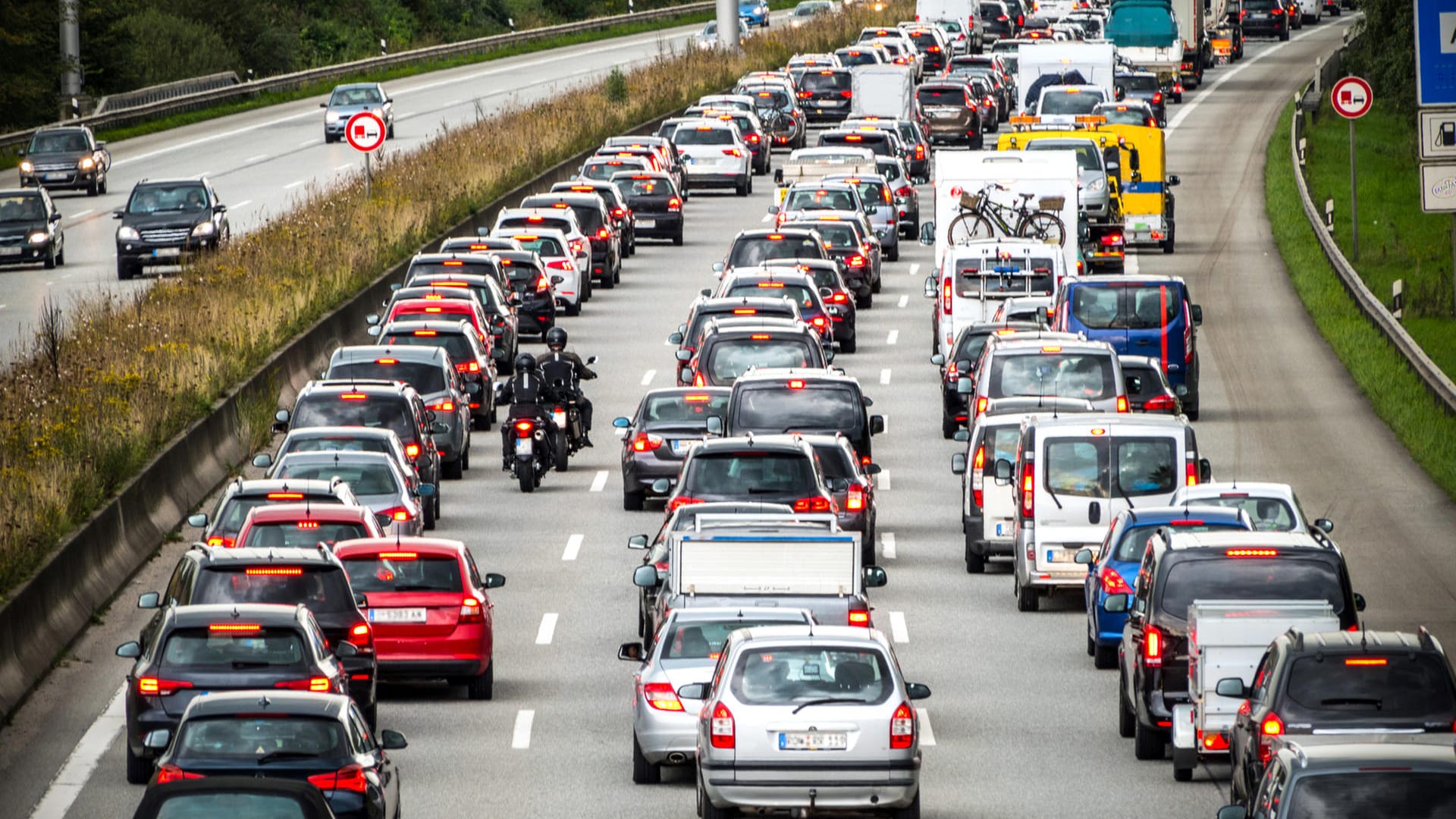 Stau: Vor allem auf den Strecken Richtung Norden kann es am Wochenende zu Staus kommen.