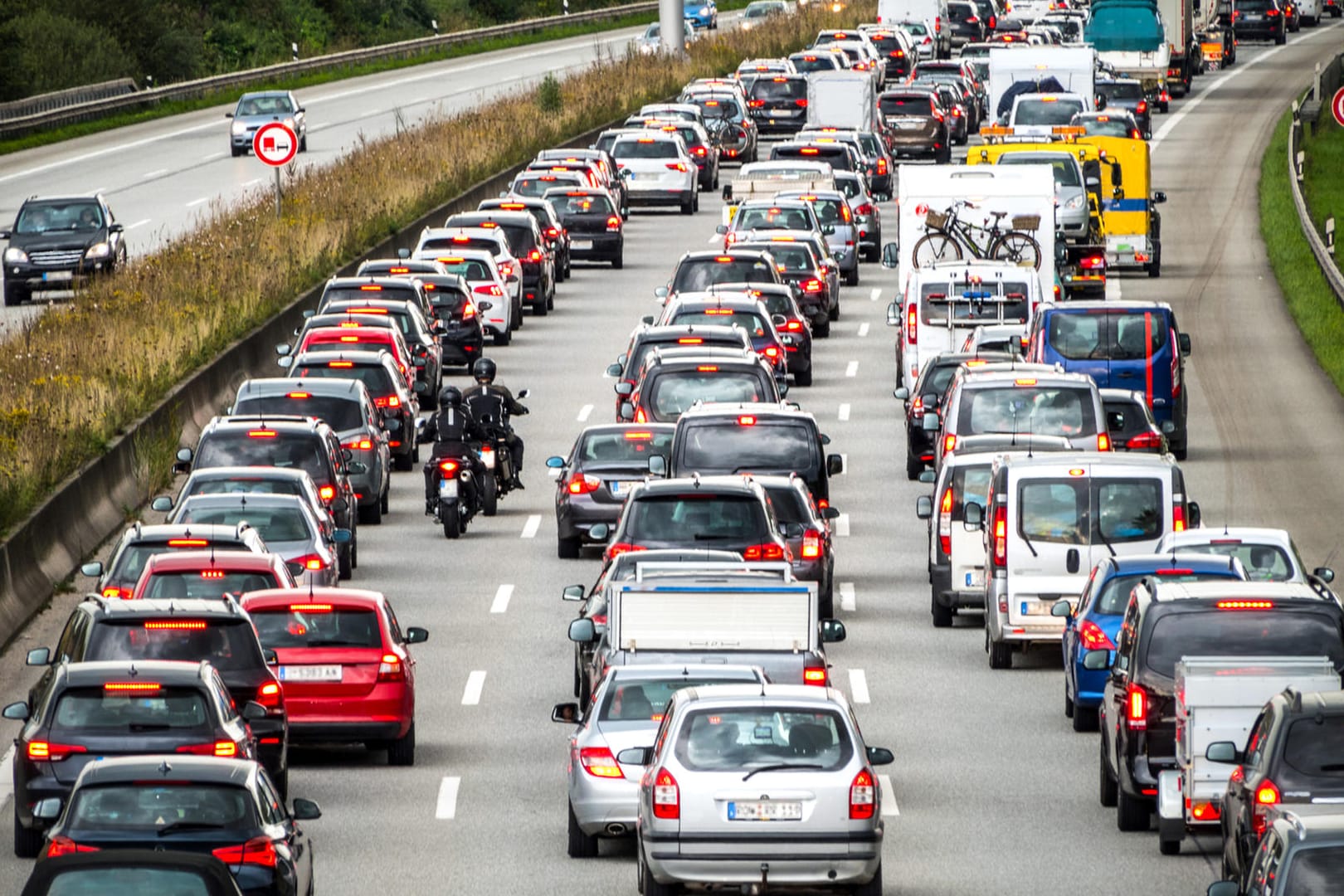 Stau: Vor allem auf den Strecken Richtung Norden kann es am Wochenende zu Staus kommen.