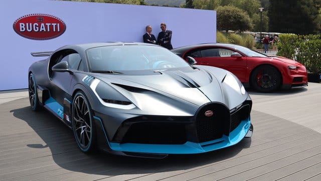 Der Bugatti Divo soll mit seinem 16-Zylinder-Motor 380 km/h schnell werden. Der Bugatti Divo soll mit seinem 16-Zylinder-Motor 380 km/h schnell werden.