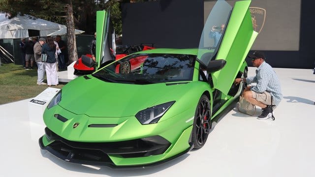 Der Lamborghini Aventador SVJ spurtet aus dem Stand in 2,8 Sekunden von 0 auf 100 km/h. Der Lamborghini Aventador SVJ spurtet aus dem Stand in 2,8 Sekunden von 0 auf 100 km/h.