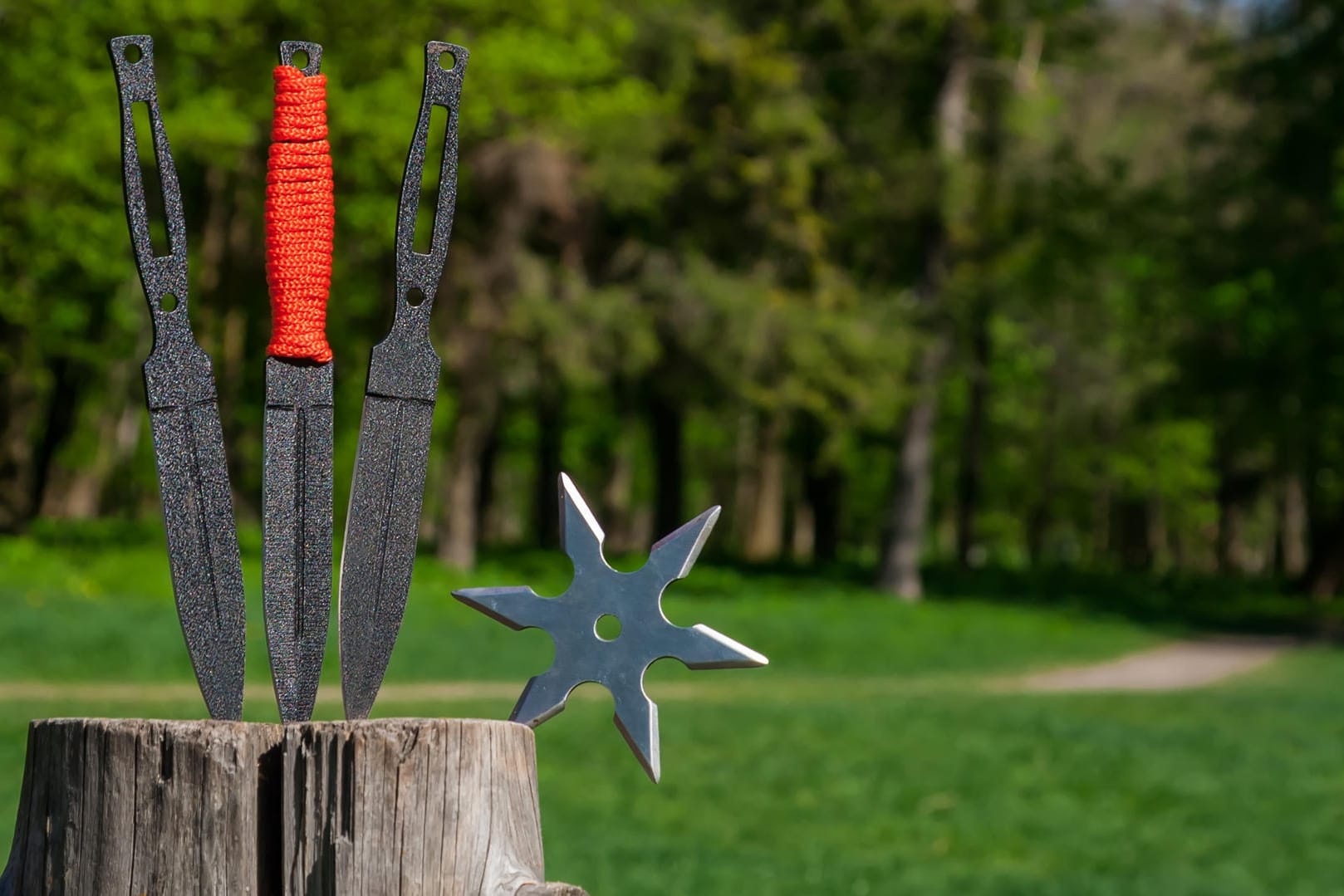 Aus speziellem Material gefertigt: Diese Messer sind zum Wurf konzipiert und werden für Sport und Jagd genutzt