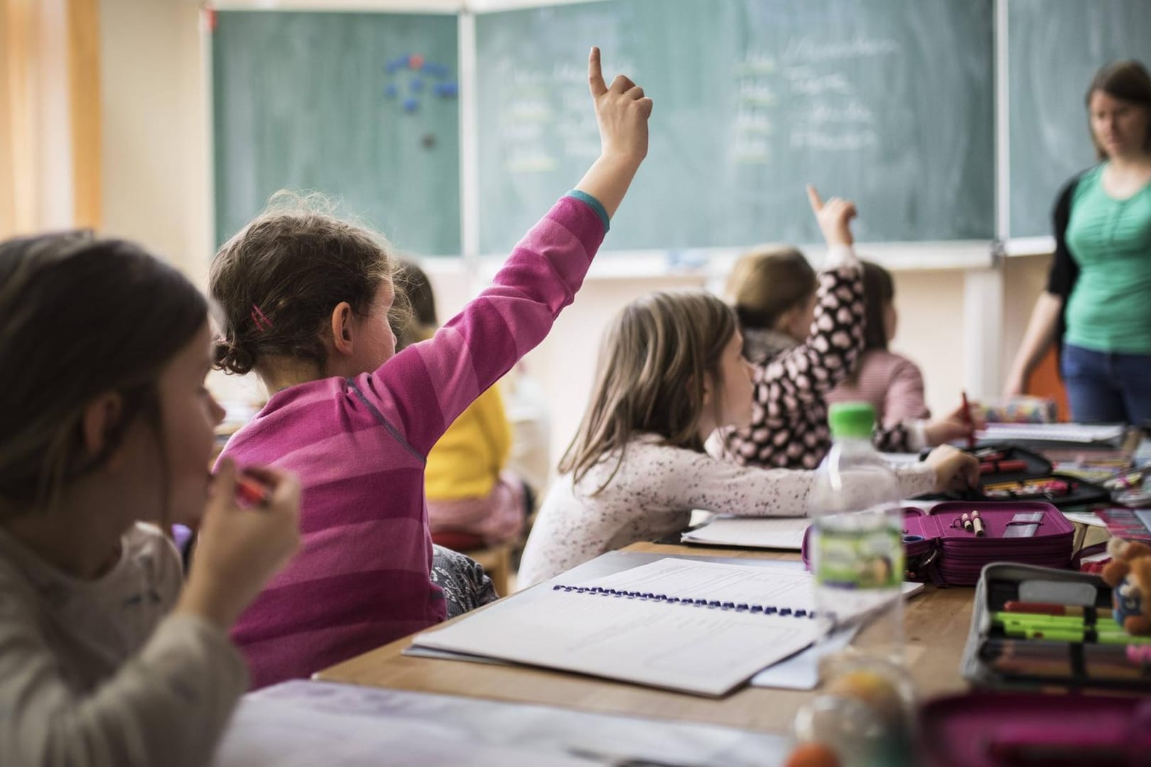 Eine Schulklasse in Görlitz: Um den Bildungsnotstand zu verhindern, will die Opposition, dass der Bund Lehrer einstellen darf.