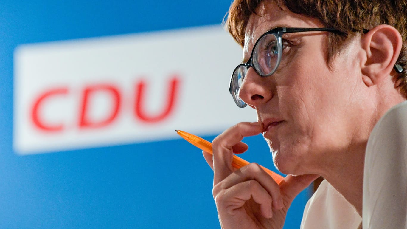 Annegret Kramp-Karrenbauer: Die CDU-Generalsekretärin sprach sich für eine schneller Steuerentlastung aus – insbesondere für Familien mit kleinen und mittleren Einkommen.