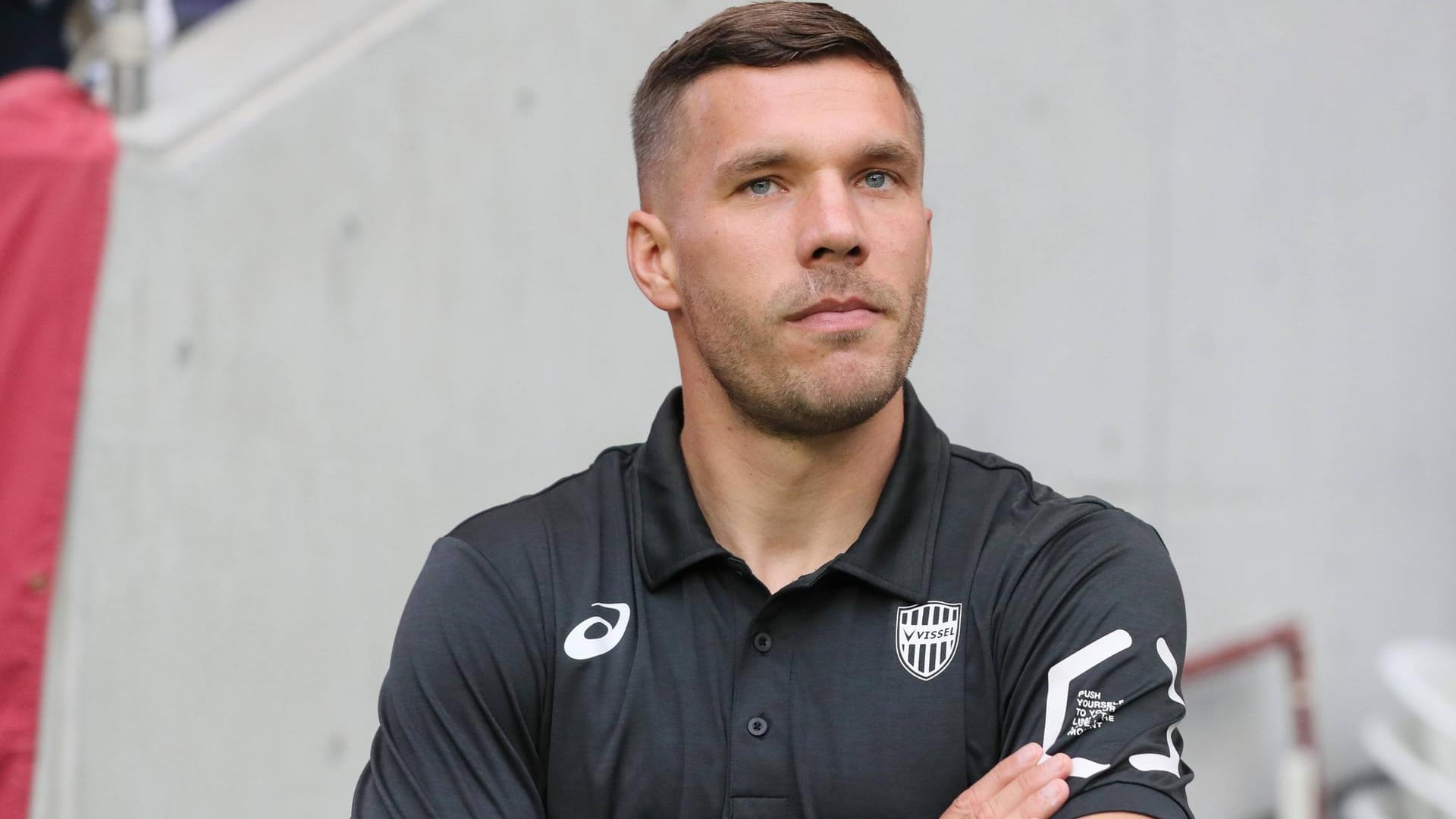 Aus nächster Nähe: Lukas Podolski (hier im Shirt seines Klubs Vissel Kobe) spielte von 2004 bis 2017 130 Mal für Deutschland.