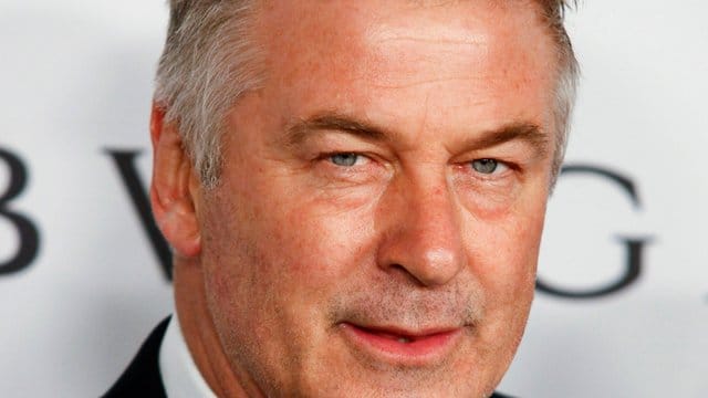 Alec Baldwin taucht ins Comic-Universum ein.