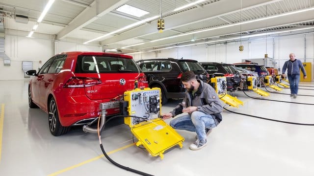 Mit dem WLTP-Testverfahren werden die Abgasemissionen und der Verbrauch von Fahrzeugen ermittelt. Mit dem WLTP-Testverfahren werden die Abgasemissionen und der Verbrauch von Fahrzeugen ermittelt.
