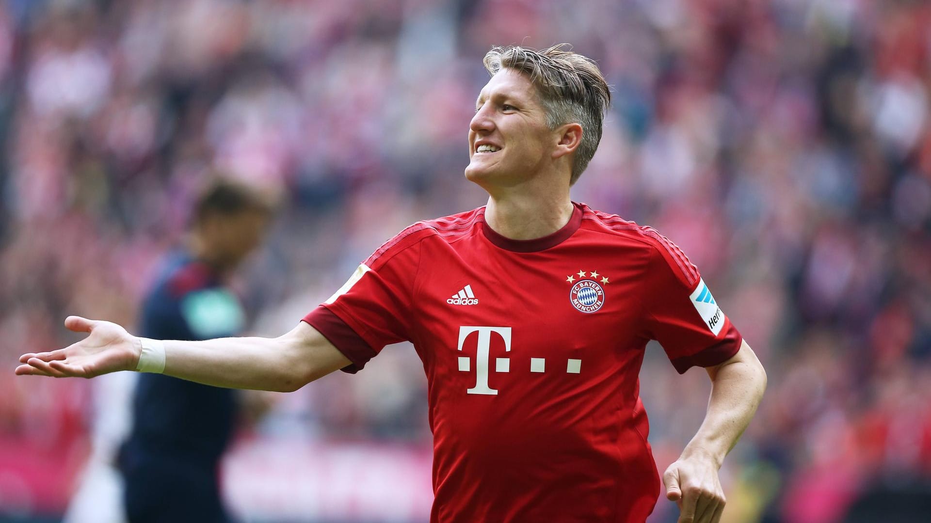 Bastian Schweinsteiger: Der ehemalige FCB-Profi wird heute noch einmal das Trikot des FC Bayern tragen.