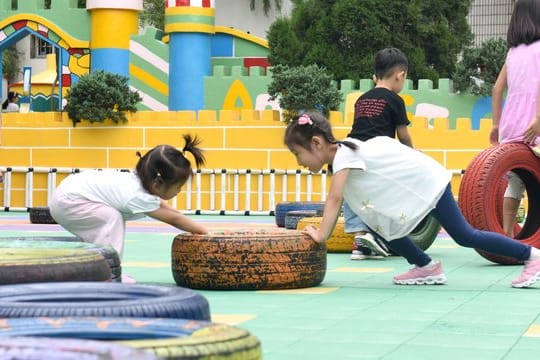 Spielende Kinder in Huainan: China erwägt einem Gesetzentwurf zufolge die Aufhebung der Zwei-Kind-Politik.
