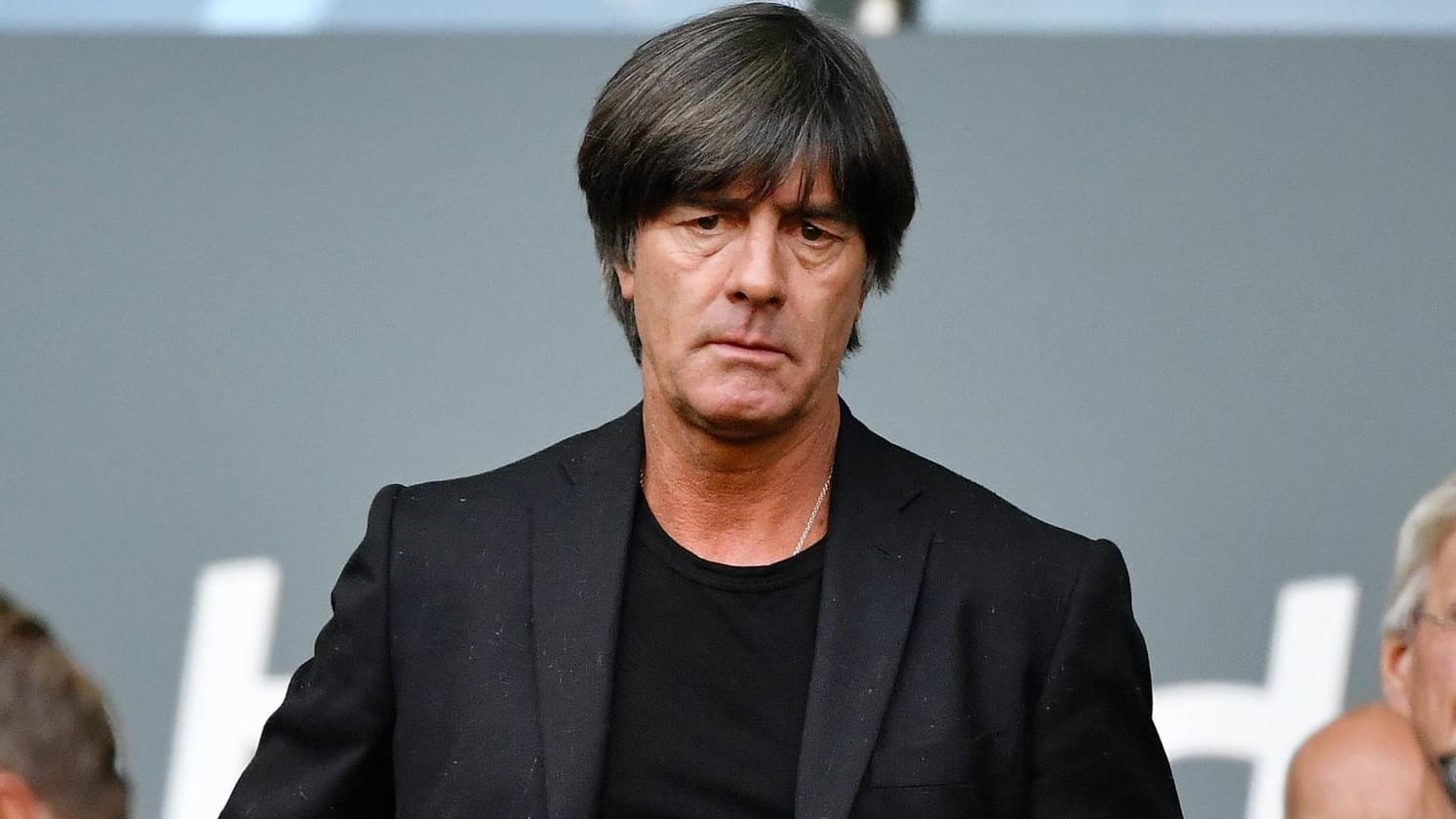 Jogi Löw am vergangenen Wochenende beim Spiel Gladbach gegen Leverkusen: Der Bundestrainer sucht nach neuen Talenten für die Nationalelf.