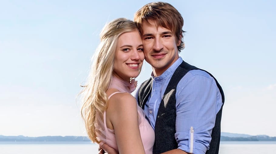 Larissa Marolt und Sebastian Fischer: Bei "Sturm der Liebe" sind sie nicht mehr lange zu sehen. Larissa Marolt und Sebastian Fischer: Bei "Sturm der Liebe" sind sie nicht mehr lange zu sehen.