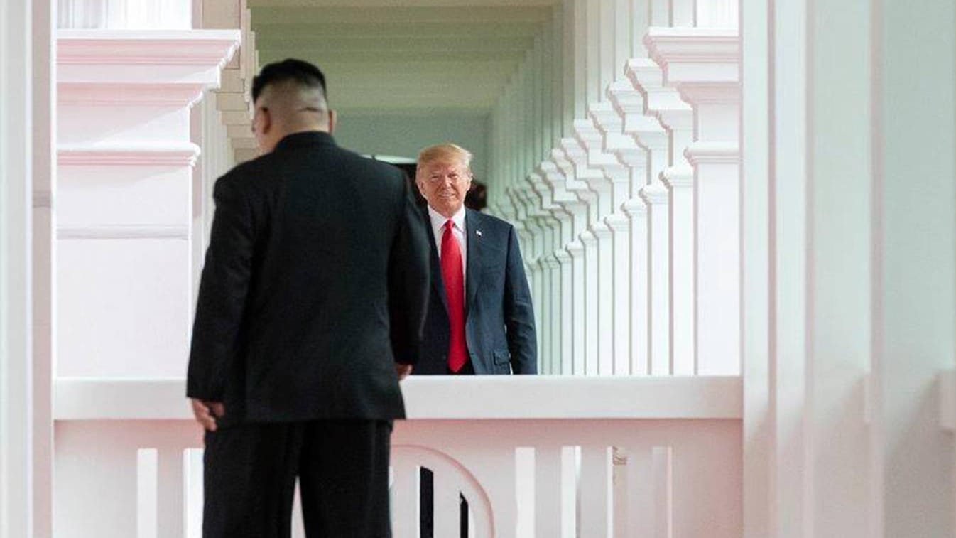 Donald Trump und Kim Jong Un beim Treffen im Juni: Mittlerweile drohen die Gespräche zwischen den USA und Nordkorea zu scheitern. Donald Trump und Kim Jong Un beim Treffen im Juni: Mittlerweile drohen die Gespräche zwischen den USA und Nordkorea zu scheitern.