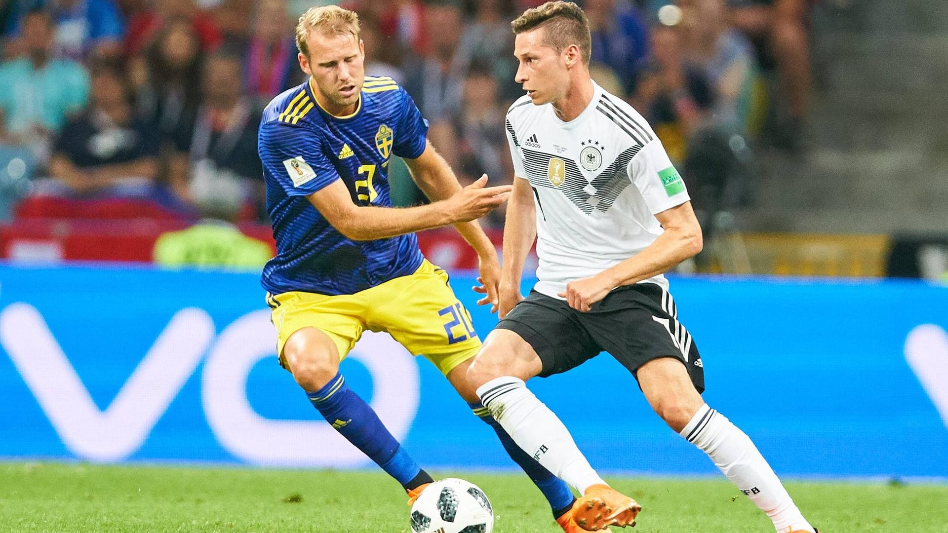 Draxler (r.) am Ball im Gruppenspiel gegen Schweden.