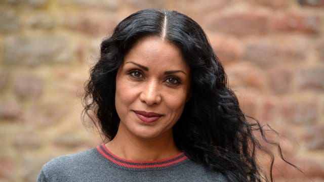 Die afghanische Schauspielerin und Frauenrechtlerin Leena Alam in der Stiftsruine von Bad Hersfeld. Die afghanische Schauspielerin und Frauenrechtlerin Leena Alam in der Stiftsruine von Bad Hersfeld.