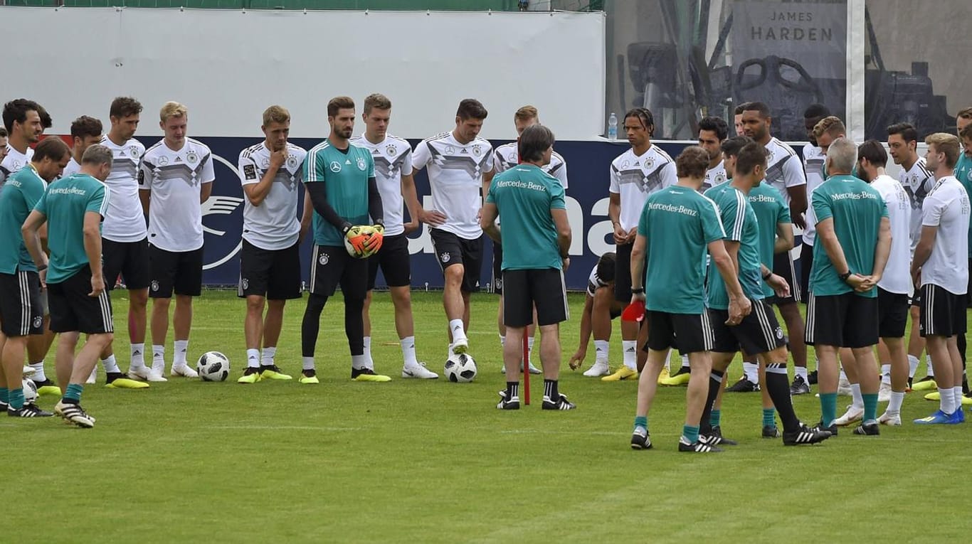 Die DFB-Elf bei der WM-Vorbereitung im Trainingslager in Eppan.