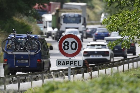 In Frankreich geblitzt worden? Länder wie Frankreich, Holland oder Italien versenden Bußgeldbescheide sogar in deutscher Sprache nach Deutschland.