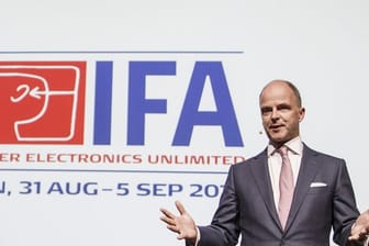 Christian Göke, Vorsitzender der Geschäftsführung der Messe Berlin GmbH, bei der Eröffnungspressekonferenz der IFA.