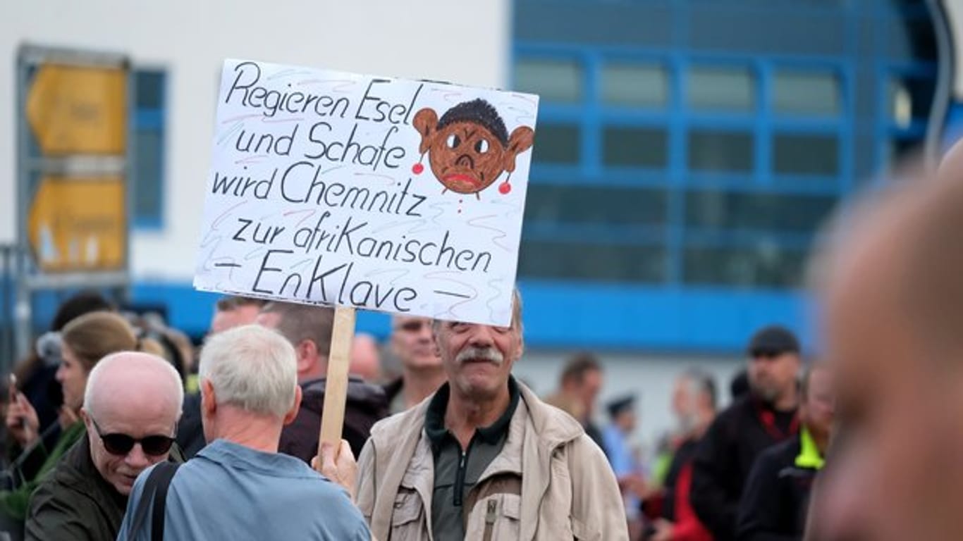 "Afrikanische Enklave": Teilnehmer der von Pro Chemnitz organisierten Demonstration.